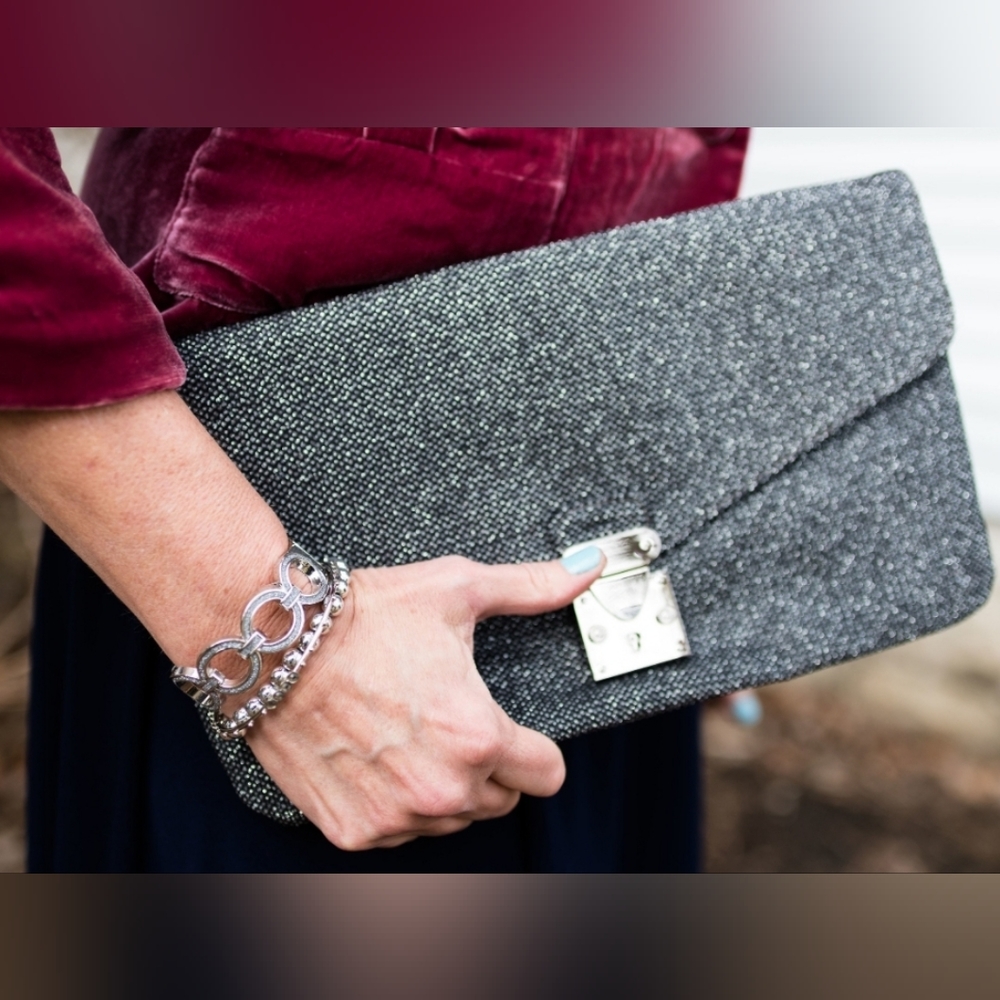Cosmopolitan Glitter Clutch